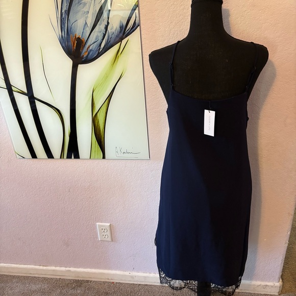 New dress size medium - Picture 4 of 6